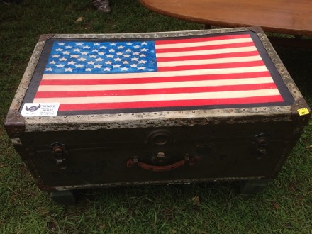 Flea Flag Trunk