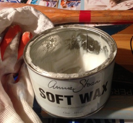 Paddle Annie Sloan Soft Wax