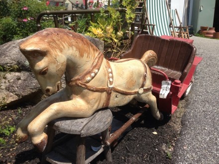 Flowerbed Farm Antiques Horse