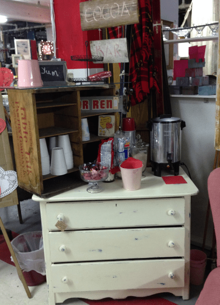 Vintage Thymes Hot Cocoa Bar