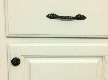 Kitchen Cabinet Hardware Installed