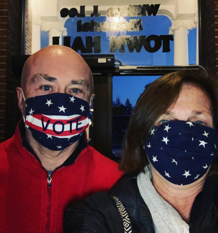 This image has an empty alt attribute; its file name is voting.jpg